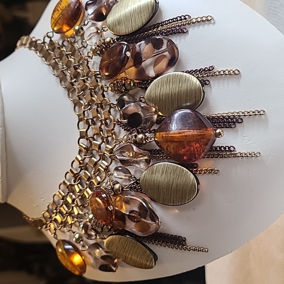 Beautiful elegant necklace for all occasions multiple color - Picture 3 of 3